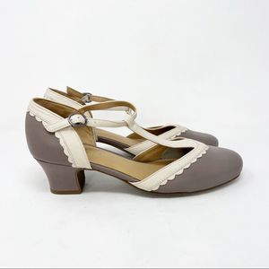 Hotter Womens Viviene Lavender Taupe Leather T-Strap Almond Heel US 9